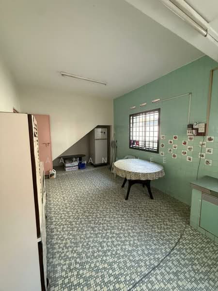 2-storey Terraced House for Sale in Taman Pelangi (Johor Bahru) - Aamani Lee - Kitchen - PropertyGuru.com.my