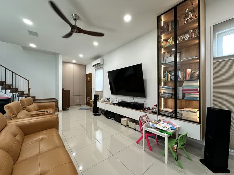 Semi-Detached House for Sale in Setia Alam (Selangor) - Jess Tee - Living Room - PropertyGuru.com.my