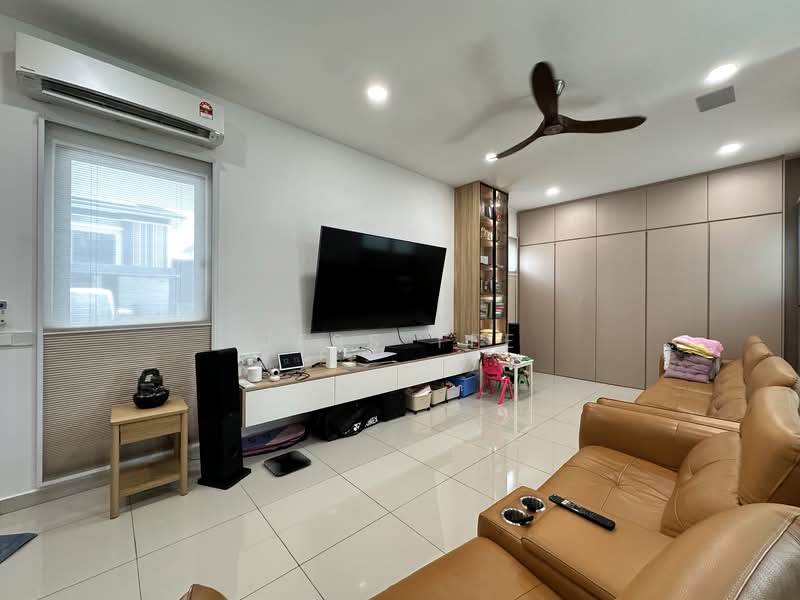 Semi-Detached House for Sale in Setia Alam (Selangor) - Jess Tee - Living Room - PropertyGuru.com.my