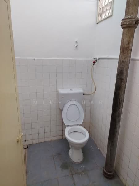 Rumah Teres 2 Tingkat untuk Disewa di Raja Uda (Butterworth) - Mike Kuar - Bathroom - PropertyGuru.com.my