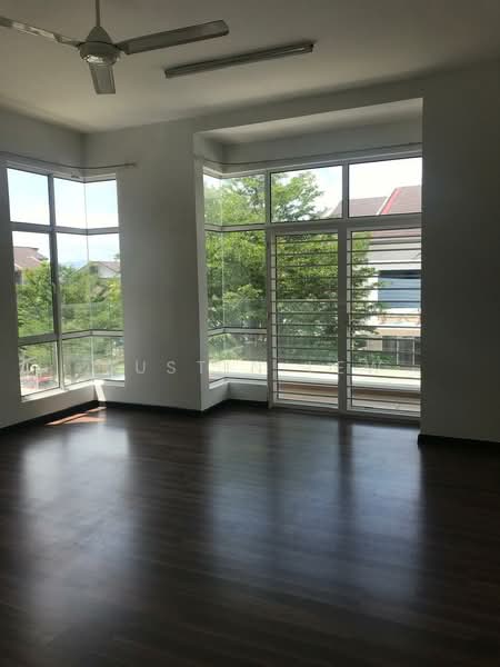 3-storey Terraced House for Rent in Balakong (Selangor) - Justin Lew - Living Room - PropertyGuru.com.my