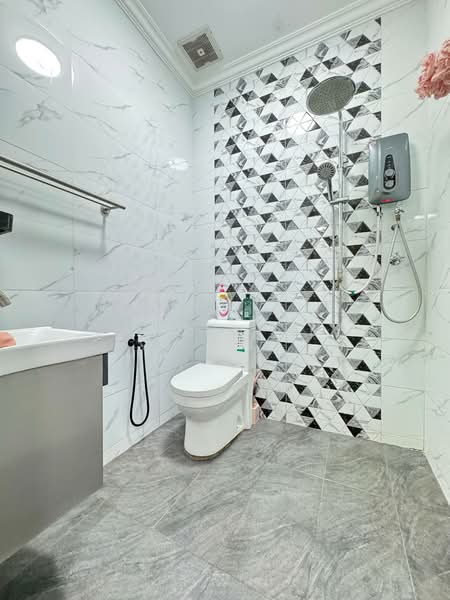 2-storey Terraced House for Sale in Klang (Selangor) - Jayden Lee - Bathroom - PropertyGuru.com.my