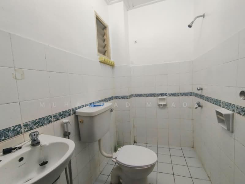 Rumah Teres 2 Tingkat untuk Dijual di Bandar Kinrara (Selangor) - Muhammad Muadz - Bathroom - PropertyGuru.com.my
