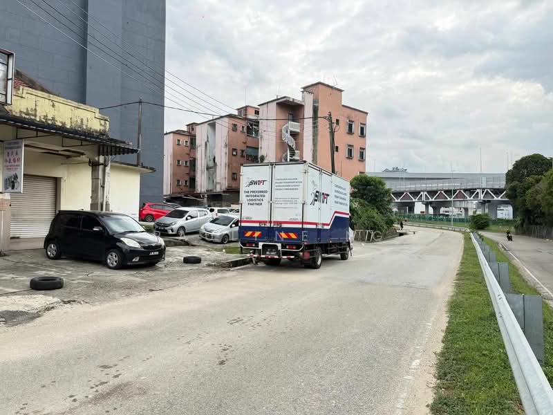 Shop for Rent in Bukit Chagar (Johor Bahru) - Pauline Ng - Exterior - PropertyGuru.com.my