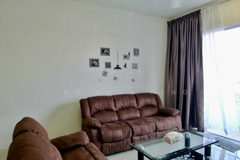 Kondominium untuk Dijual di The Fennel - Ling Shun Feng - Living Room - PropertyGuru.com.my