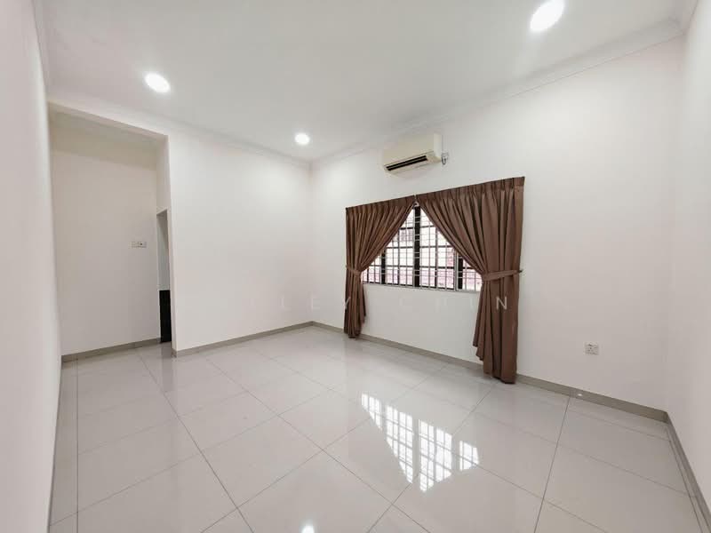 Bungalow for Sale in Kulai (Johor) - Calley Chin - Living Room - PropertyGuru.com.my