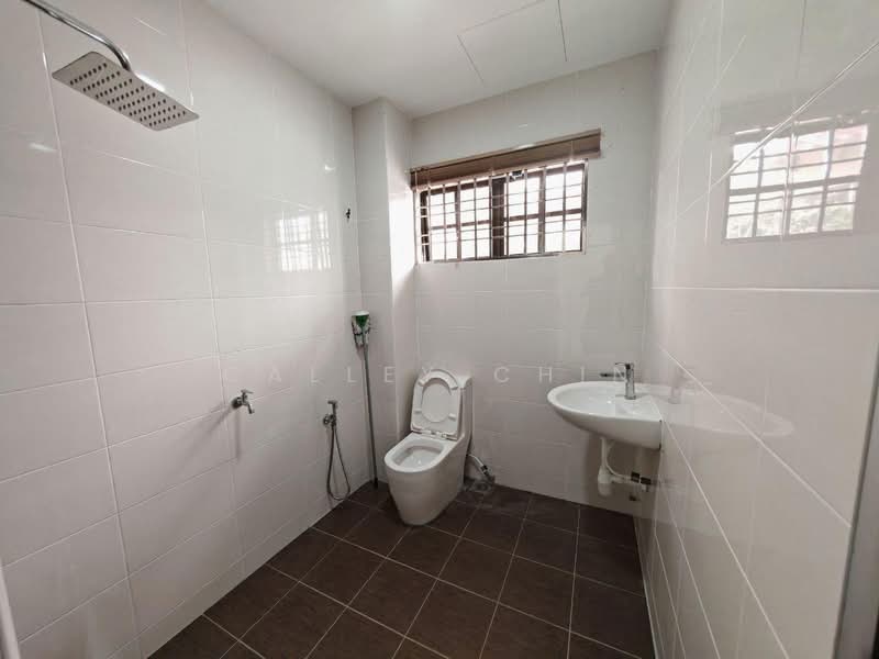 Bungalow for Sale in Kulai (Johor) - Calley Chin - Bathroom - PropertyGuru.com.my