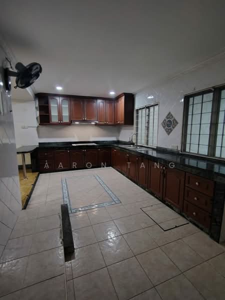 Rumah Teres 2 Tingkat untuk Disewa di Bandar Sri Damansara (Selangor) - Aaron Tang - Kitchen - PropertyGuru.com.my