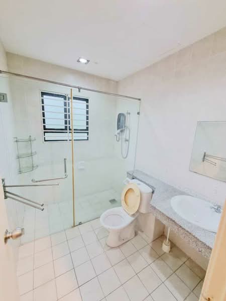 Semi-Detached House for Sale in Taman Mutiara Indah (Puchong) - Evan Goh - Bathroom - PropertyGuru.com.my