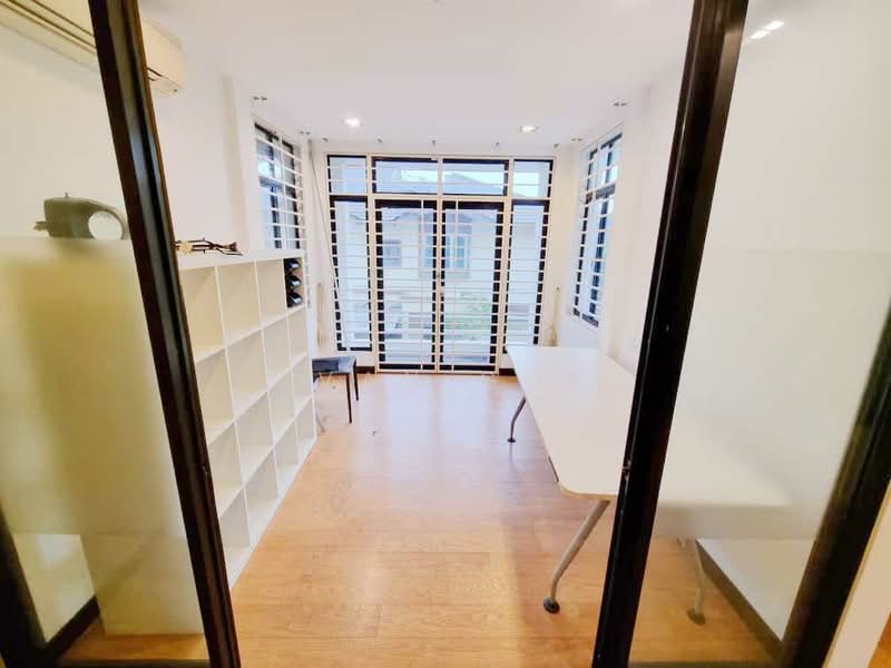 Semi-Detached House for Sale in Taman Mutiara Indah (Puchong) - Evan Goh - Study - PropertyGuru.com.my