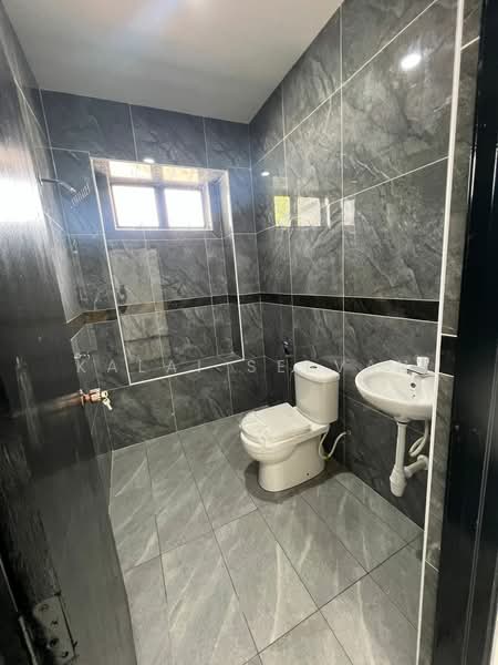 Rumah Teres 2 Tingkat untuk Dijual di Johor Bahru (Johor) - Kalai Selvan - Bathroom - PropertyGuru.com.my
