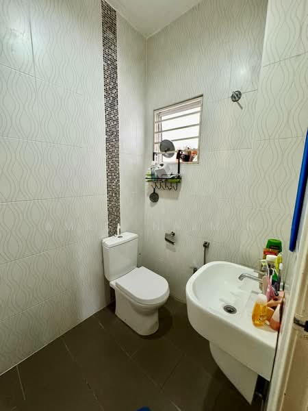 2-storey Terraced House for Sale in Shah Alam (Selangor) - Amril Najmin - Bathroom - PropertyGuru.com.my