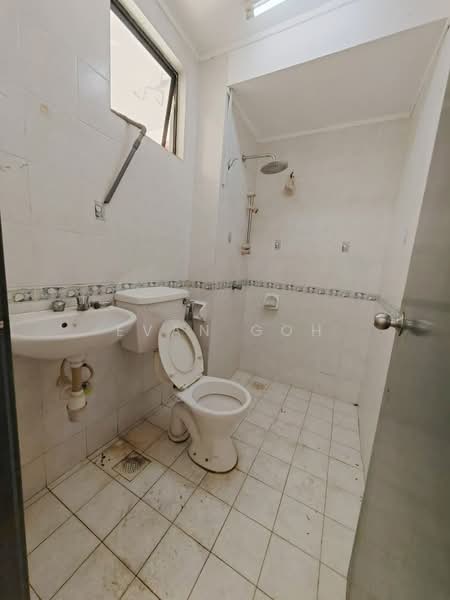 Semi-Detached House for Sale in Taman Mutiara Indah (Puchong) - Evan Goh - Bathroom - PropertyGuru.com.my