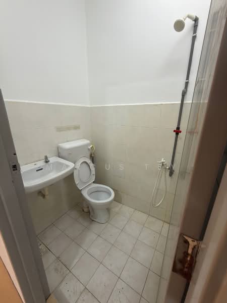 2-storey Terraced House for Sale in Pekan Nanas (Johor) - Marcus Tey - Bathroom - PropertyGuru.com.my