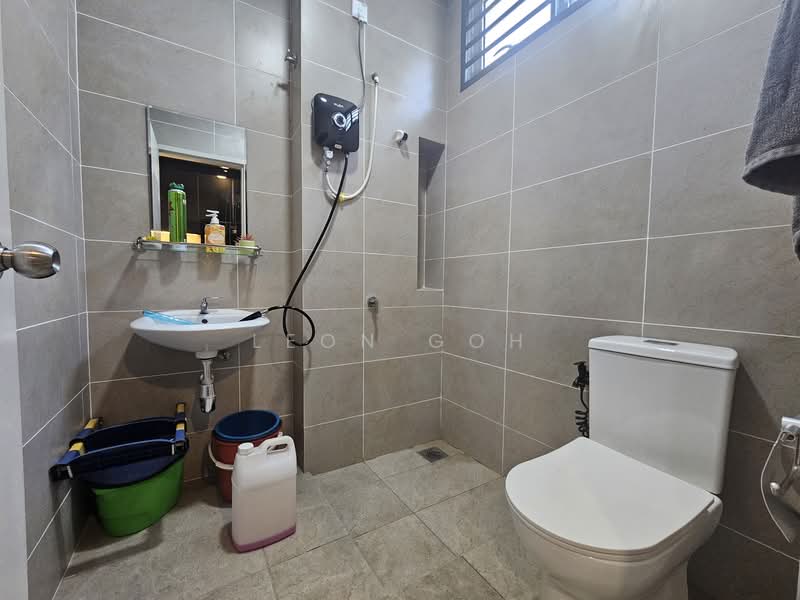 Rumah Teres 2 Tingkat untuk Dijual di Bandar Rimbayu (Telok Panglima Garang) - Leon Goh - Bathroom - PropertyGuru.com.my