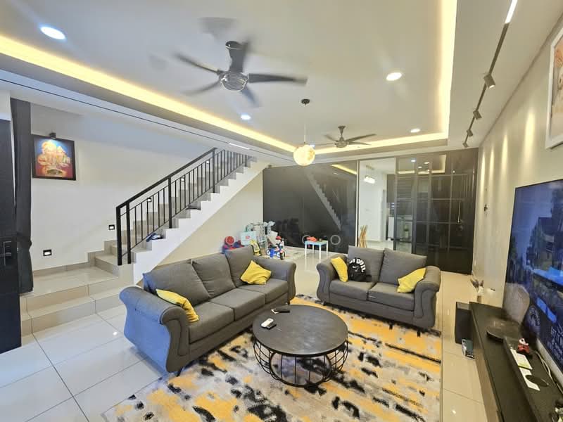 Rumah Teres 2 Tingkat untuk Dijual di Bandar Rimbayu (Telok Panglima Garang) - Leon Goh - Living Room - PropertyGuru.com.my