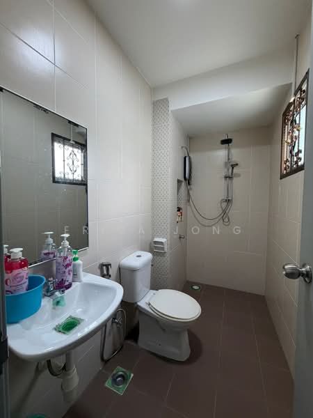 2-storey Terraced House for Sale in Taman Nusa Idaman (Iskandar Puteri (Nusajaya)) - Erica Jong - Bathroom - PropertyGuru.com.my