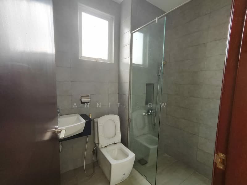 Servis Apartment untuk Dijual di Paragon Suites @ CIQ - Annie Low - Bathroom - PropertyGuru.com.my