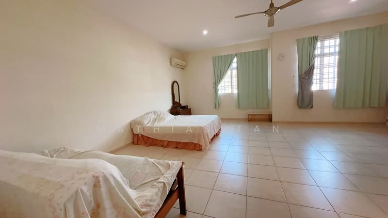 2-storey Terraced House for Sale in Taman Semabok Perdana (Semabok) - Mathias Tan - Bedroom - PropertyGuru.com.my