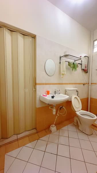 2-storey Terraced House for Sale in Taman Semabok Perdana (Semabok) - Mathias Tan - Bathroom - PropertyGuru.com.my