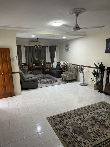 Rumah Berkembar untuk Dijual di Shah Alam (Selangor) - Huda . - Living Room - PropertyGuru.com.my