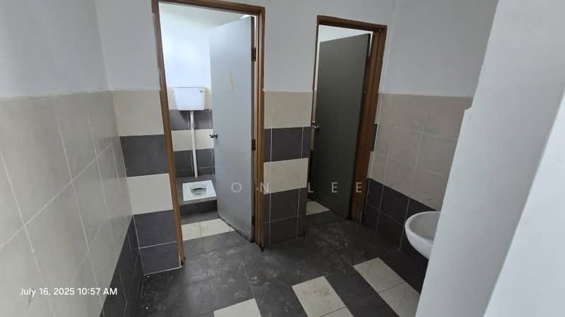 Factory for Rent in Kawasan Perindustrian SILC (Iskandar Puteri (Nusajaya)) - Fion Lee - Bathroom - PropertyGuru.com.my