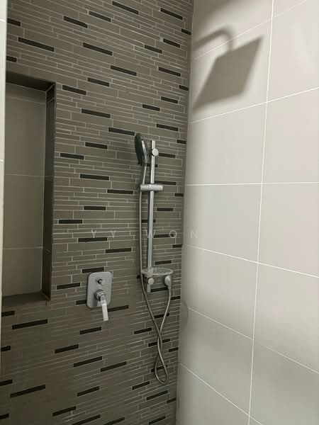 Servis Apartment untuk Disewa di The Azure Residences - YY Wong - Bathroom - PropertyGuru.com.my