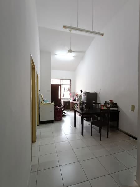 Rumah Teres 1 Tingkat untuk Dijual di Bandar Putra (Kulai) - Max Yee - Kitchen - PropertyGuru.com.my