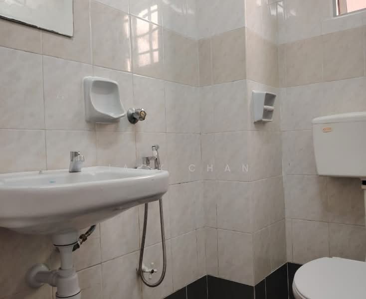 Rumah Flat untuk Disewa di Flora Damansara Flat - Jack Chan - Bathroom - PropertyGuru.com.my