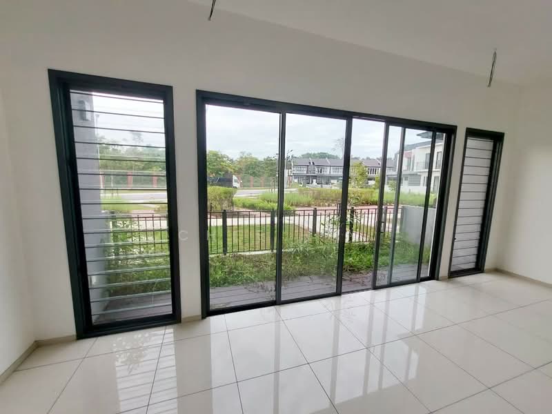 2-storey Terraced House for Rent in Elmina (Shah Alam) - Chee Hin - Living Room - PropertyGuru.com.my