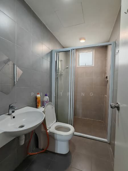 Servis Apartment untuk Disewa di Savanna Executive Suite @ Southville City - Philip Ng - Bathroom - PropertyGuru.com.my