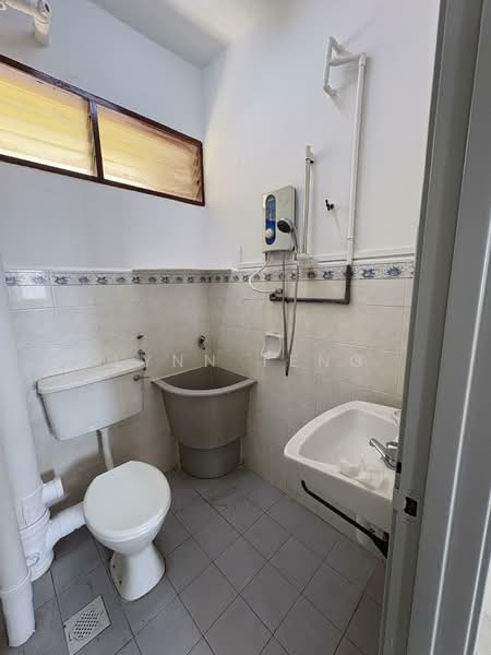 Apartment for Sale at Taman Jelutong - Lynn Teng - Bathroom - PropertyGuru.com.my