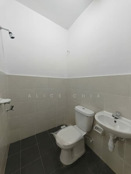 2.5-storey Terraced House for Rent in Pontian (Johor) - Alice Chia - Bathroom - PropertyGuru.com.my
