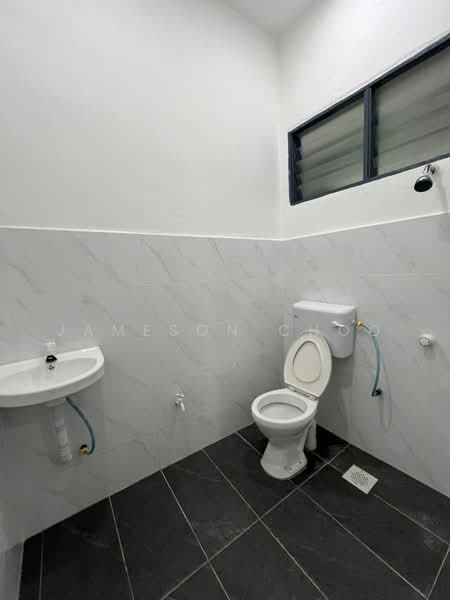Rumah Teres 1 Tingkat untuk Dijual di Taman Universiti (Skudai) - Jameson Choo - Bathroom - PropertyGuru.com.my