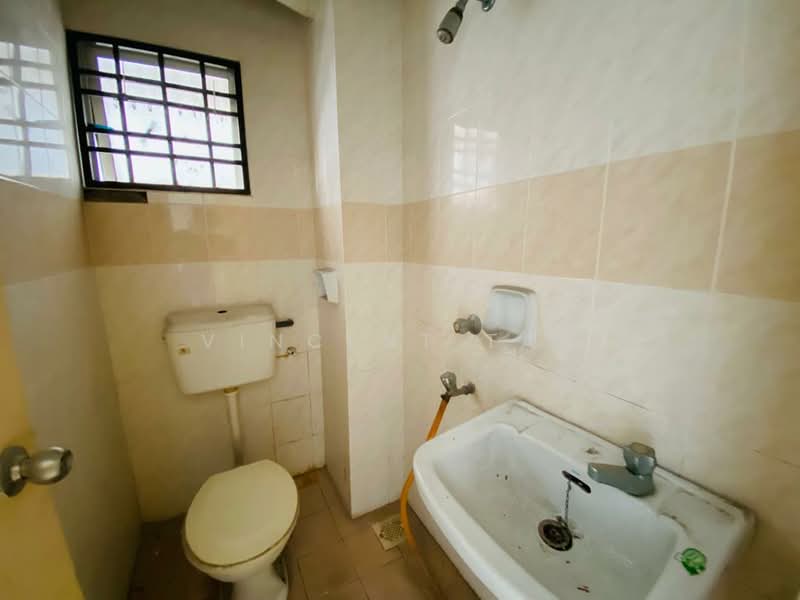 Apartment for Rent at Flora Damansara Apartment - Vincent Tan - Bathroom - PropertyGuru.com.my