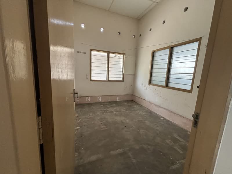Rumah Berkembar untuk Dijual di Teluk Intan (Perak) - Fennie Tee - Bedroom - PropertyGuru.com.my