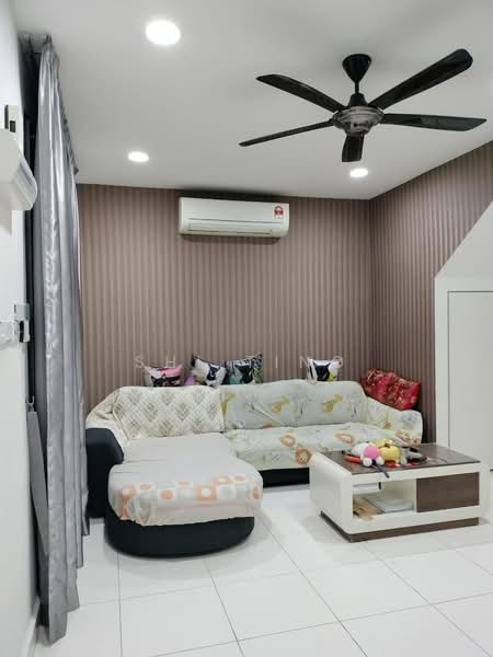2-storey Terraced House for Sale in Taman Scientex Senai (Senai) - Shi Ting - Living Room - PropertyGuru.com.my