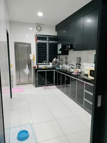 2-storey Terraced House for Sale in Taman Scientex Senai (Senai) - Shi Ting - Kitchen - PropertyGuru.com.my