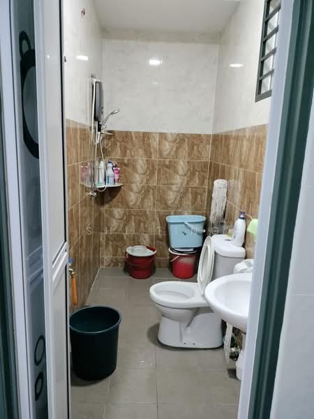 2-storey Terraced House for Sale in Taman Scientex Senai (Senai) - Shi Ting - Bathroom - PropertyGuru.com.my