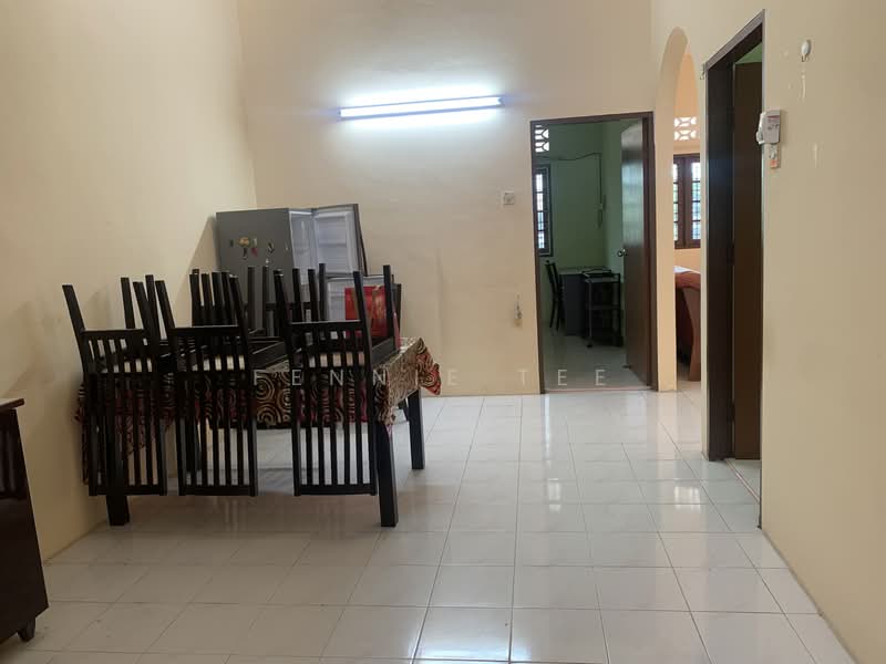 1-storey Terraced House for Rent in Taman Impian (Teluk Intan) - Fennie Tee - Dining Room - PropertyGuru.com.my
