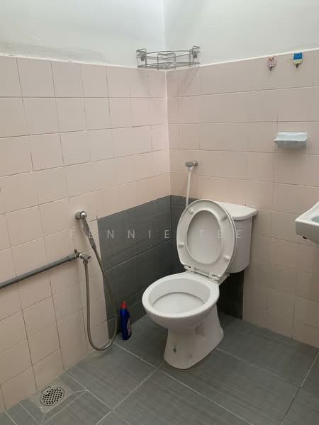 1-storey Terraced House for Rent in Taman Impian (Teluk Intan) - Fennie Tee - Bathroom - PropertyGuru.com.my