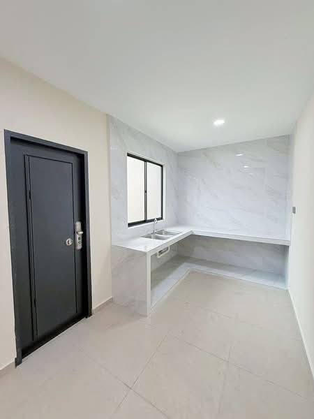 2-storey Terraced House for Sale in Taman Desa Jaya (Johor Bahru) - Hong . - Kitchen - PropertyGuru.com.my