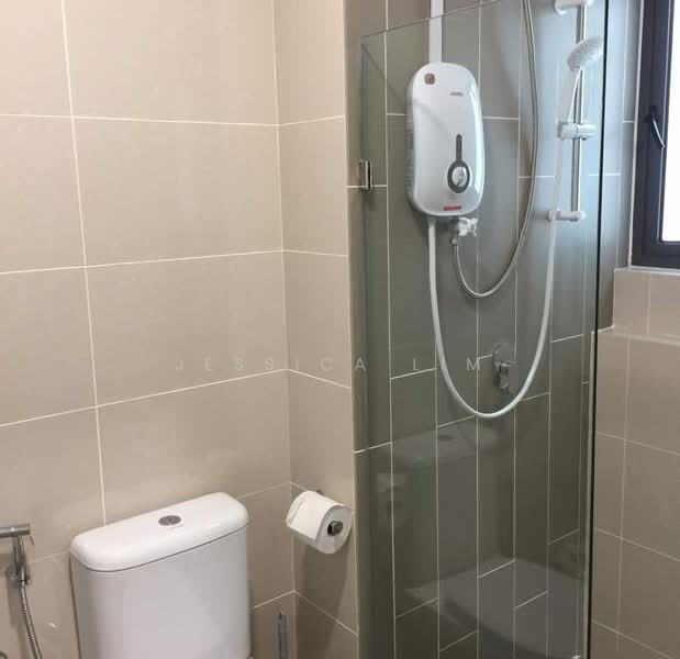 Kondominium untuk Disewa di Urbana Residences - Jessica Lim - Bathroom - PropertyGuru.com.my