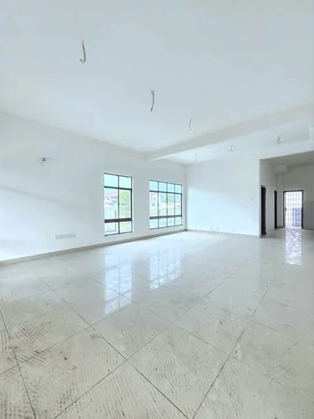 2-storey Terraced House for Sale in Taman Seri Austin (Tebrau) - Karl Lim - Living Room - PropertyGuru.com.my