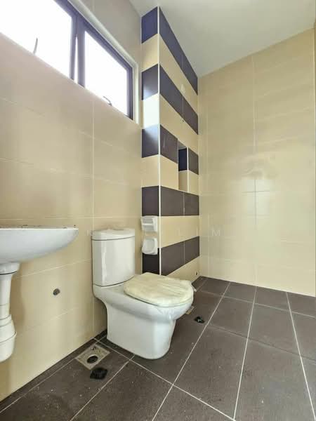 2-storey Terraced House for Sale in Taman Seri Austin (Tebrau) - Karl Lim - Bathroom - PropertyGuru.com.my
