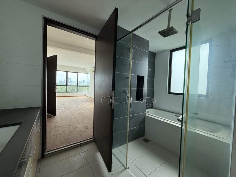 Pangsapuri untuk Dijual di Ponderosa Lakeside Apartment - Eliin Loo Loo - Bathroom - PropertyGuru.com.my