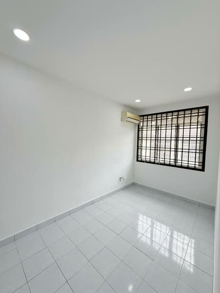 Townhouse for Sale in Bandar Seri Alam (Masai) - Ilsa Chin - Interior - PropertyGuru.com.my