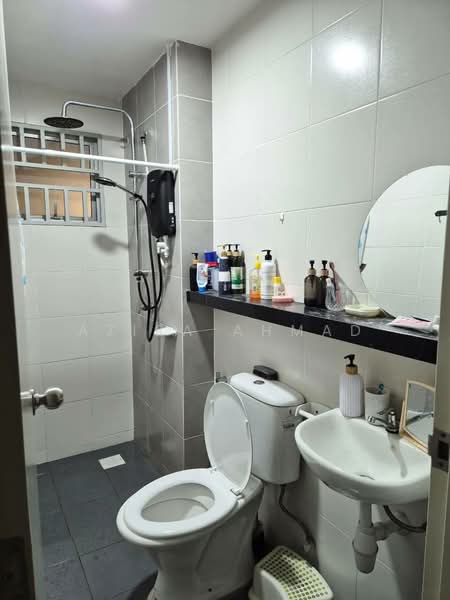 Pangsapuri untuk Dijual di Harmoni 1 - Azira Ahmad - Bathroom - PropertyGuru.com.my