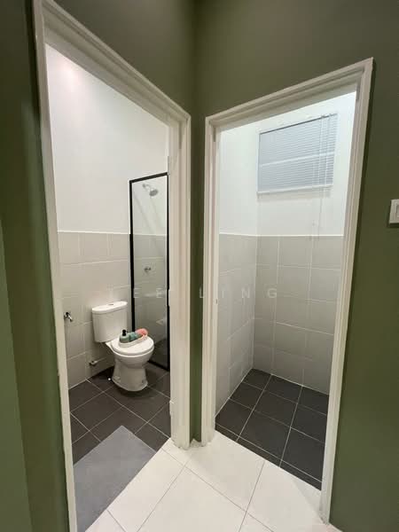 Service Residence for Sale at Sentrio Residences @ Senai - Lee Ling - Bathroom - PropertyGuru.com.my