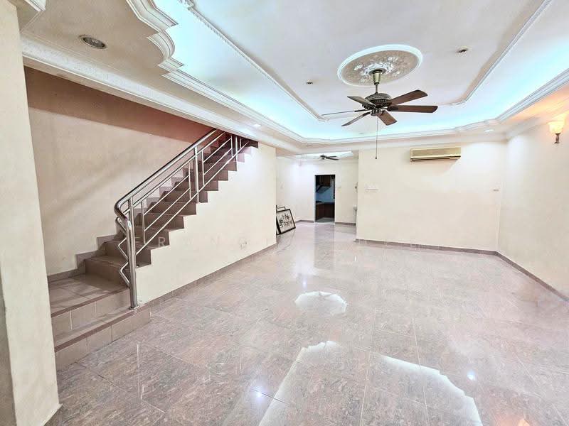 3-storey Terraced House for Sale in Batu 9 (Cheras) - Francis Thee - Living Room - PropertyGuru.com.my